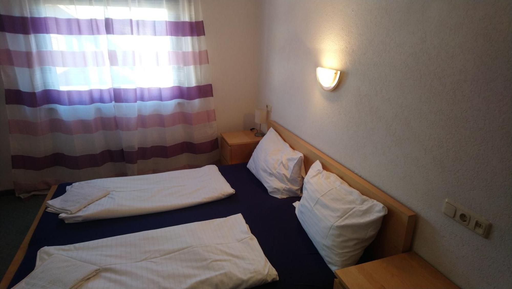 Gasthaus Krone Ubersaxen Chambre photo